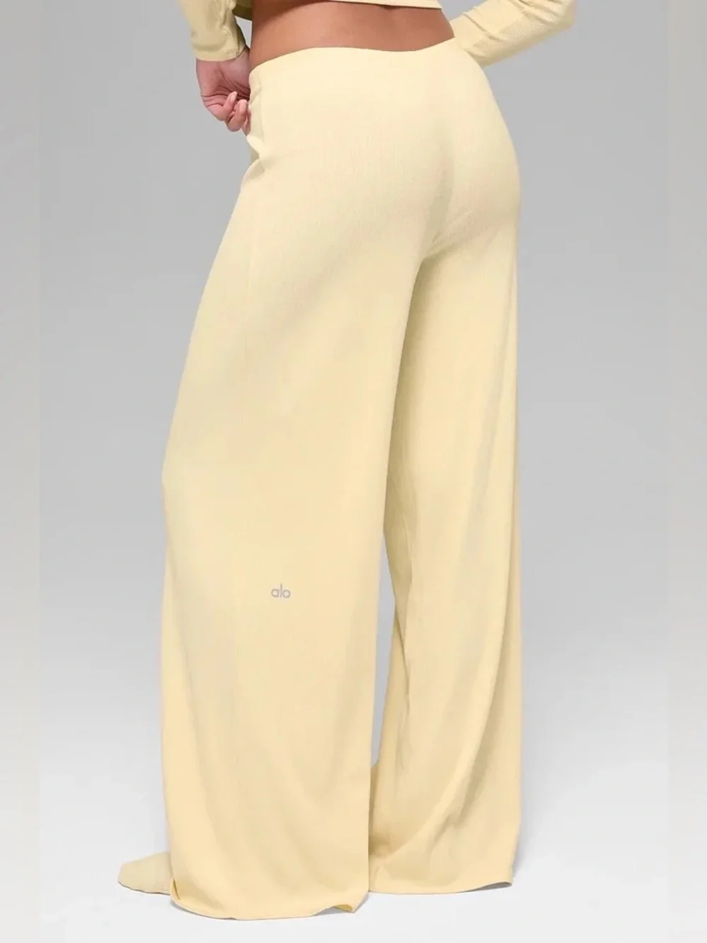 Alo Yoga Mid-Rise Dreamlight Straight Pant Yellow Size Extra Small
